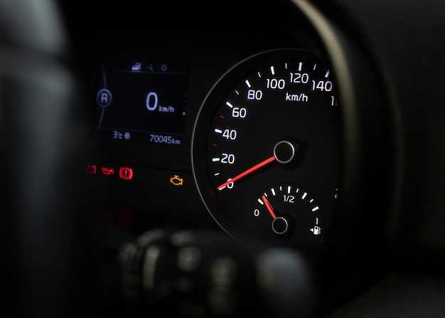 Обзор панели приборов Toyota Vitz